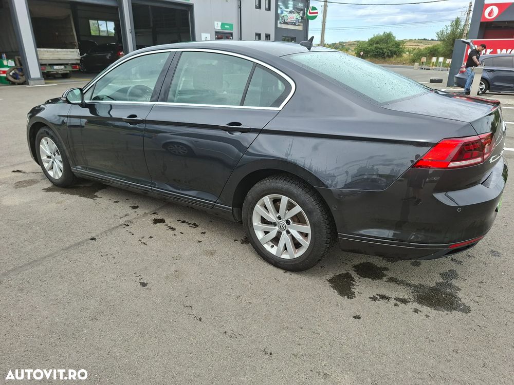 Volkswagen Passat 1.6 TDI DSG Comfortline - 4