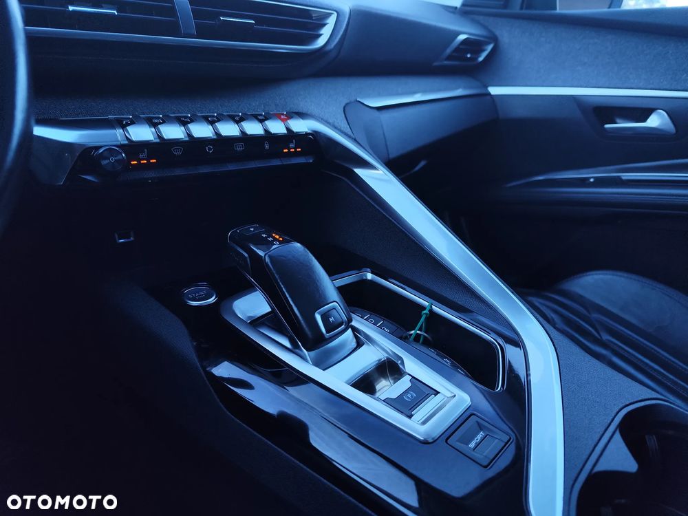 Peugeot 5008 1.6 BlueHDI Allure S&S EAT6 - 24