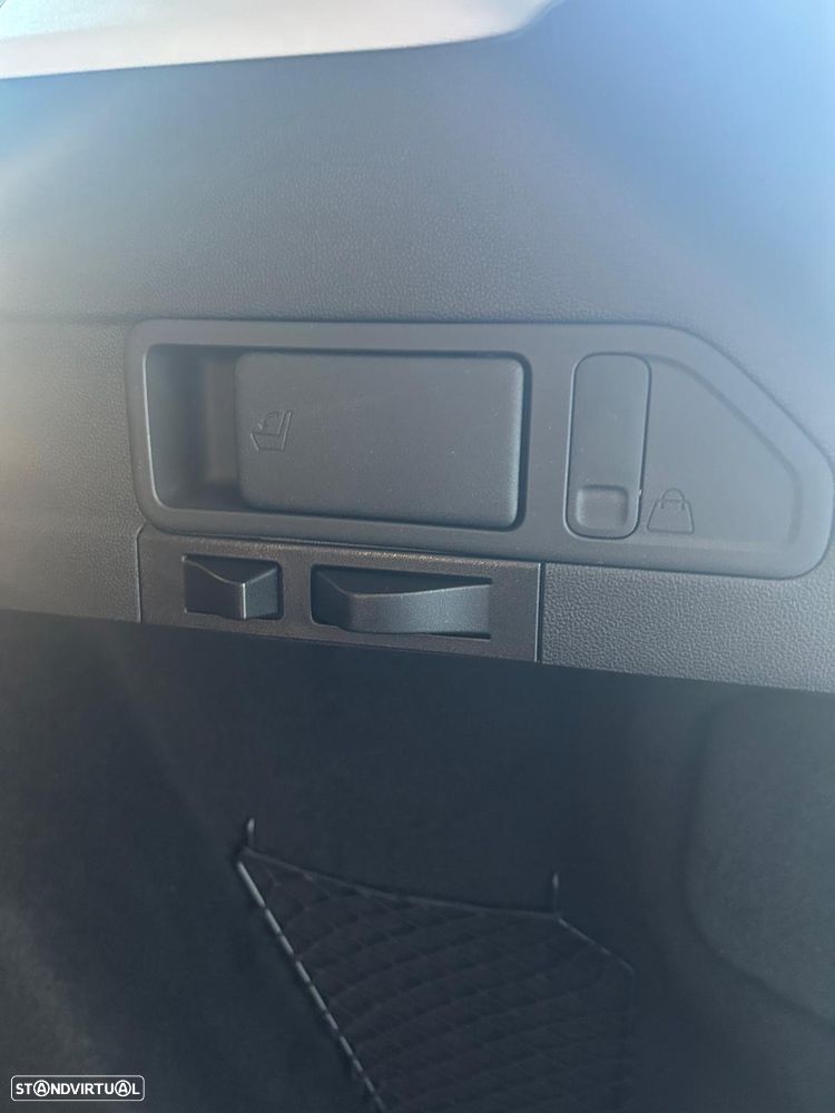 Ford Focus SW 1.0 EcoBoost S&S ST-LINE - 22