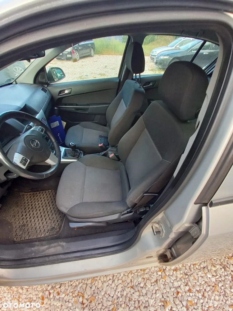 Opel Astra III 1.7 CDTI - 12