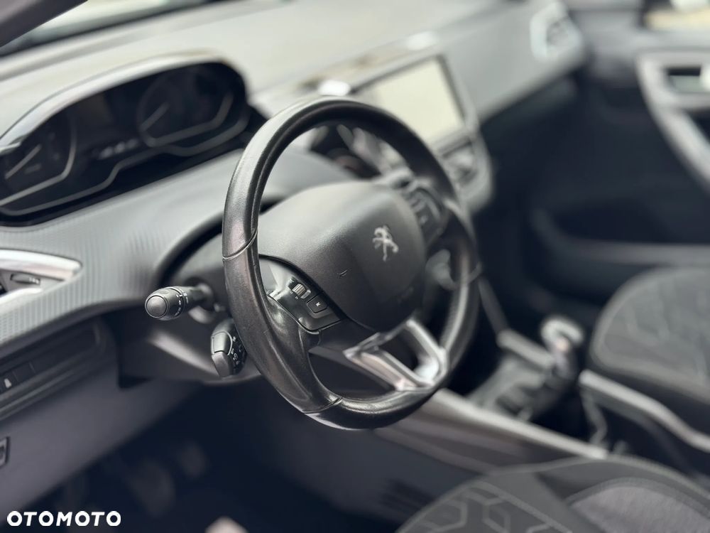 Peugeot 2008 1.6 BlueHDi Style - 32