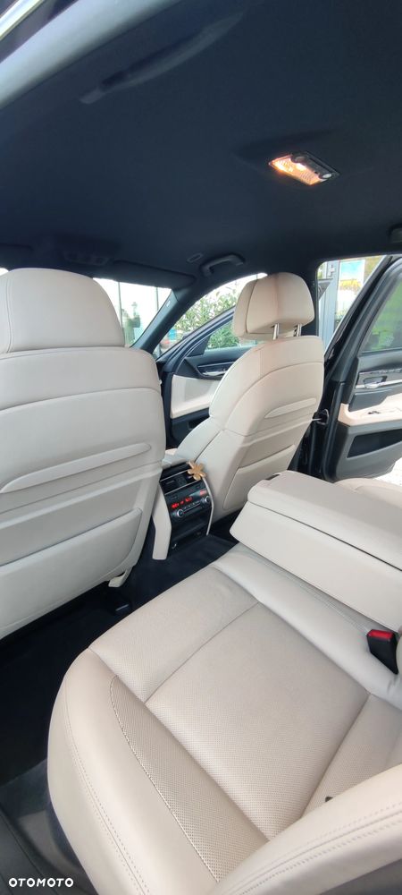 BMW Seria 7 750i - 9