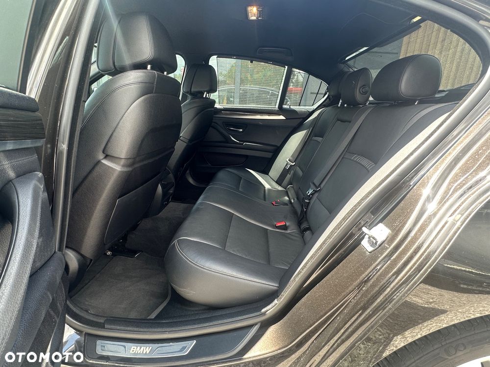 BMW Seria 5 520i Luxury Line - 26