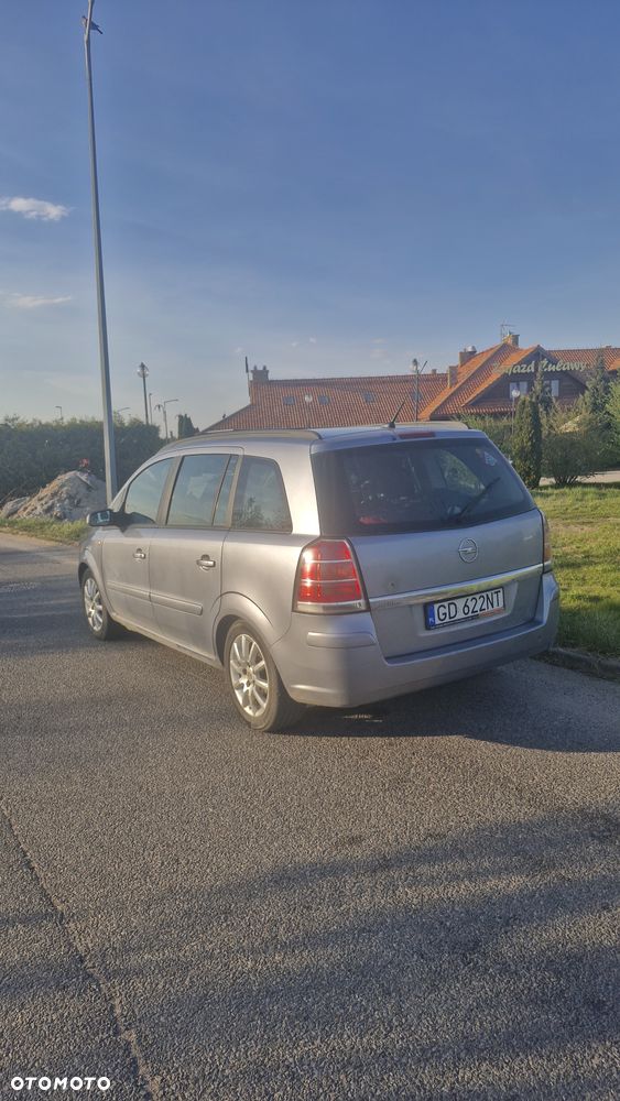 Opel Zafira 1.8 Family - 2
