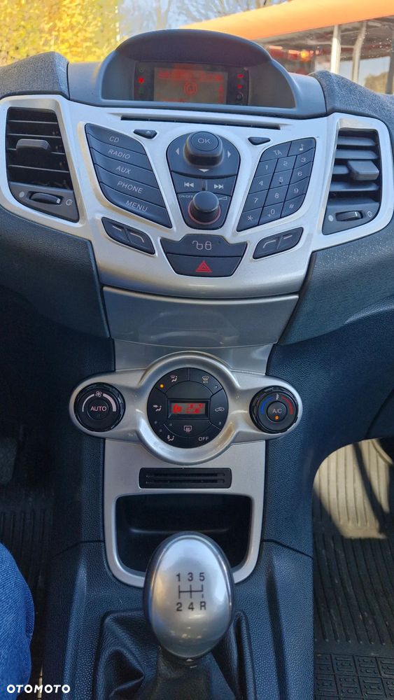 Ford Fiesta 1.4 TDCi Ambiente - 10