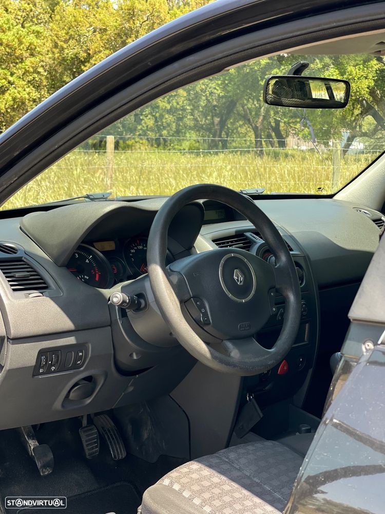 Renault Mégane 1.5 dCi Dynamique - 9