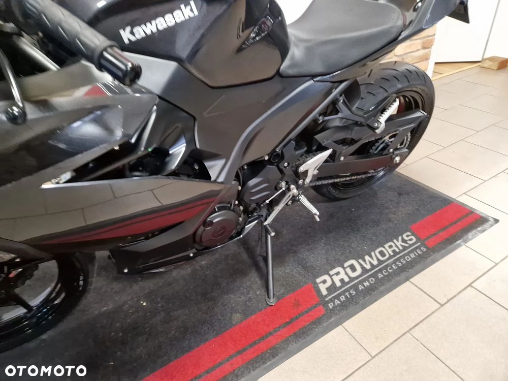 Kawasaki Ninja 400 - 31