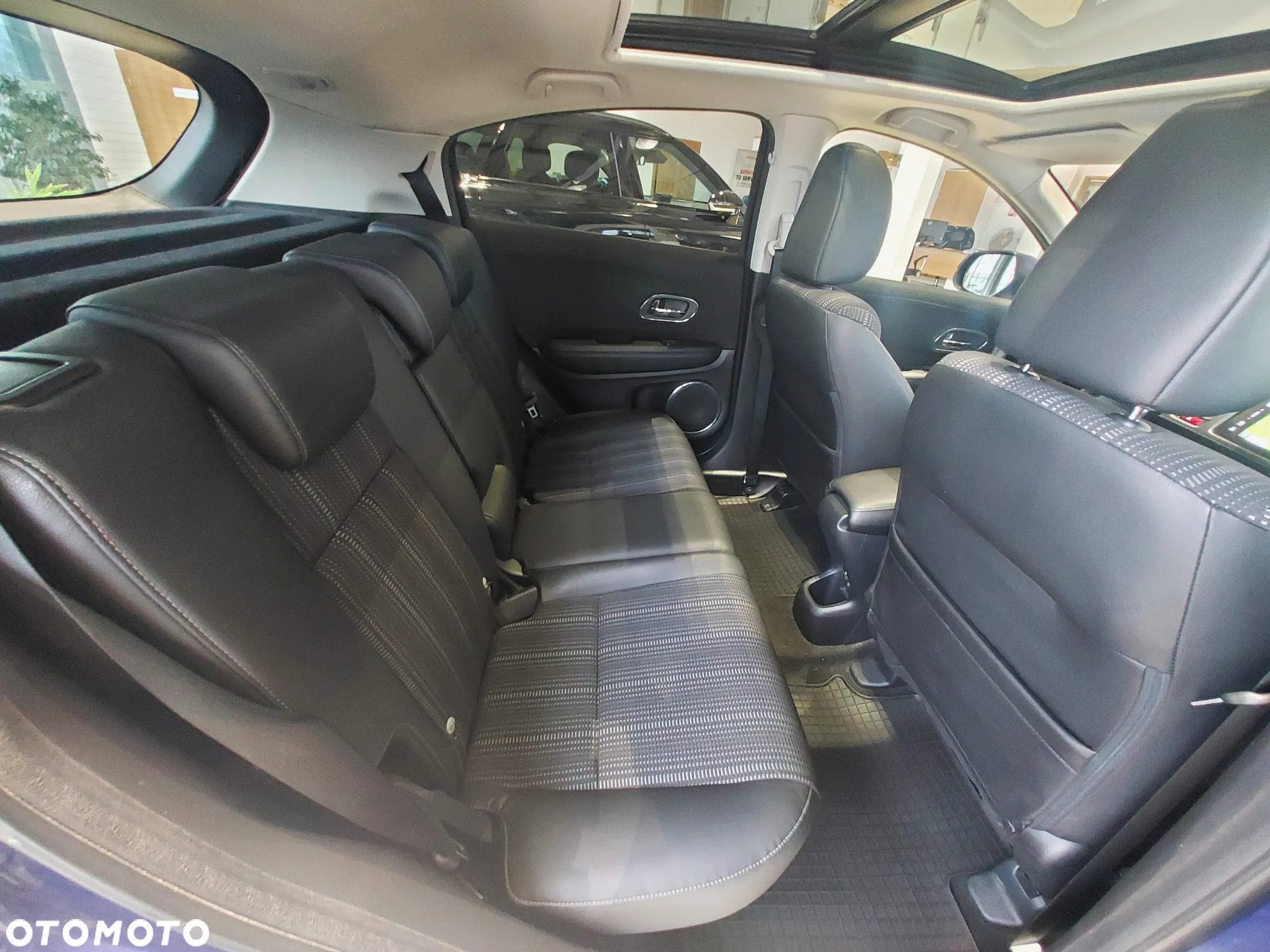 Honda HR-V 1.5 Executive (ADAS) CVT - 11