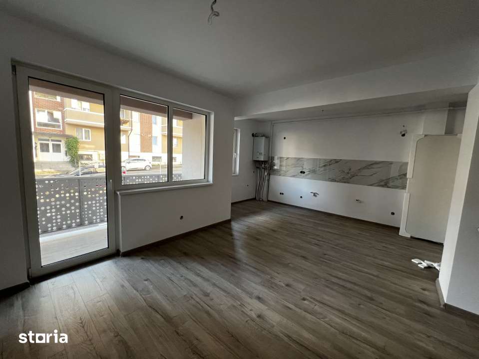 Apartament de 3 camere, 62 mp, balcon, zona Teilor — fotografia 1