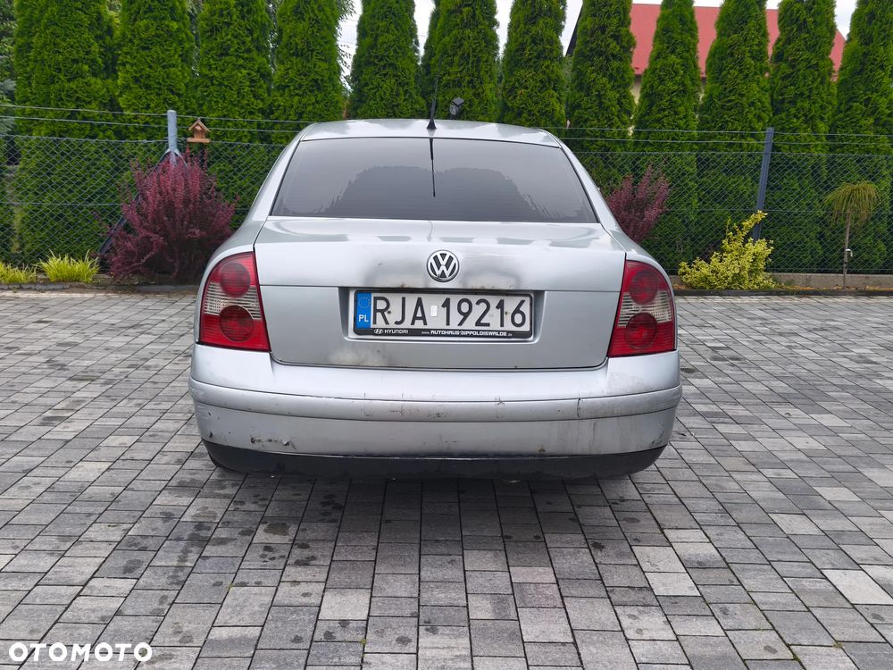 Volkswagen Passat 1.9 TDI Highline - 7
