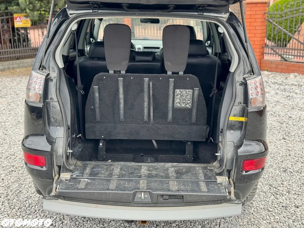 Mitsubishi Outlander 2.4 4WD CVT Intense - 18