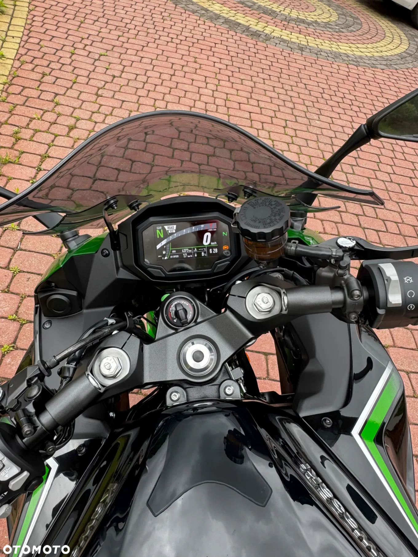 Kawasaki Ninja 1000 SX - 9