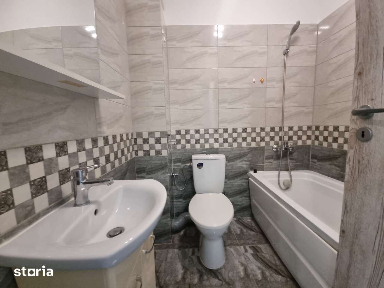Apartament 2 camere, decomandat, etaj 3/4, bloc cu lift, Postalionului — fotografia 1