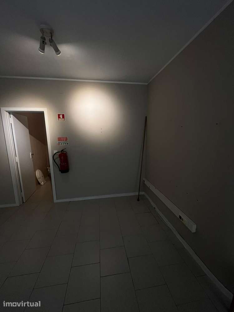 Escritório junto da Câmara Municipal de Gondomar - Grande imagem: 4/8