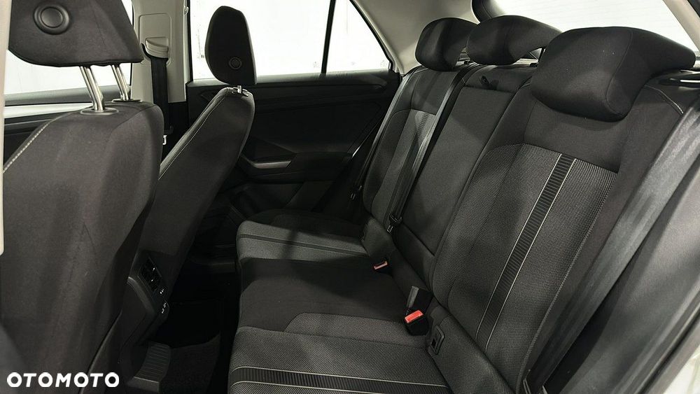 Volkswagen T-Roc - 12