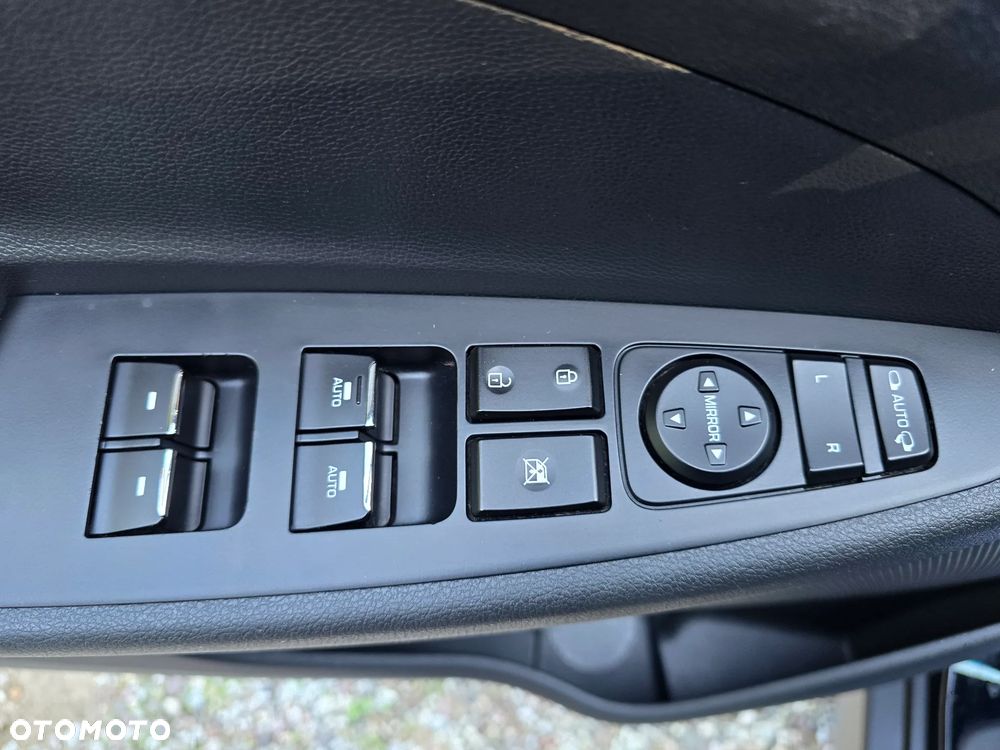 Hyundai Tucson 2.0 CRDI 4WD Automatik Style - 37