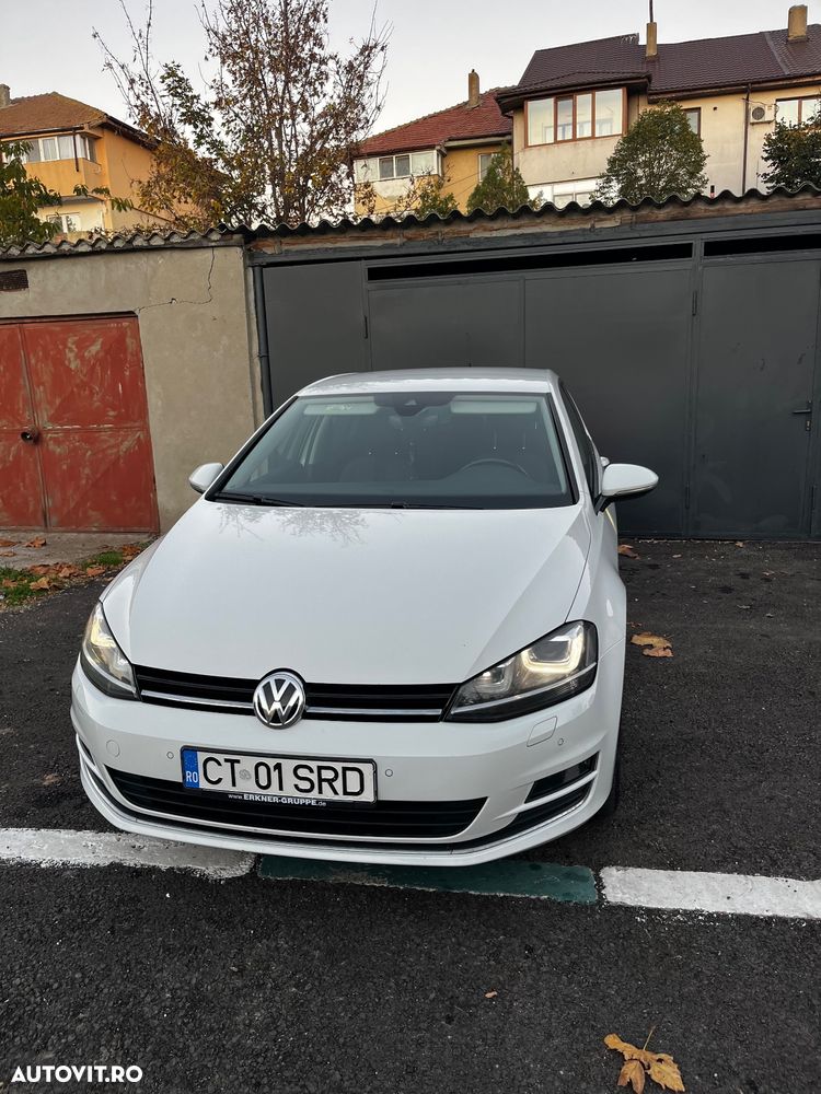 Volkswagen Golf - 1