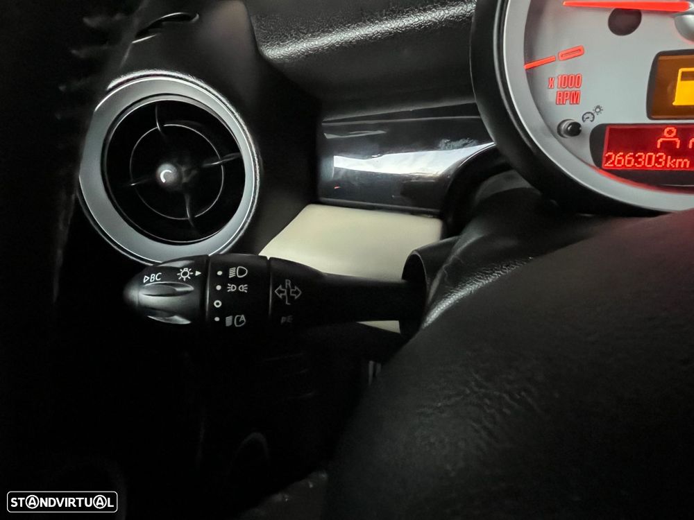 MINI 3 Portas Cooper D - 23