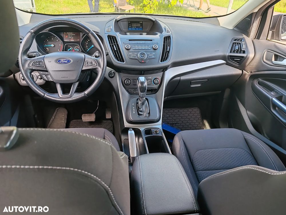 Ford Kuga 2.0 TDCi Powershift 4WD Titanium - 4