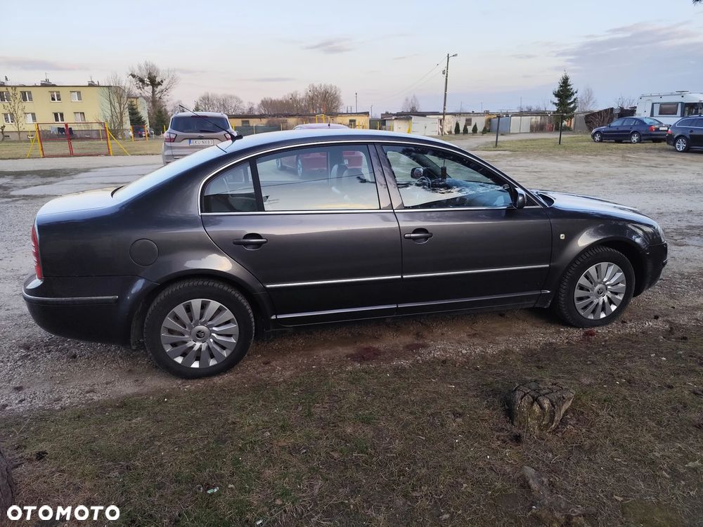 Skoda Superb 2.8 V6 Platinum - 14