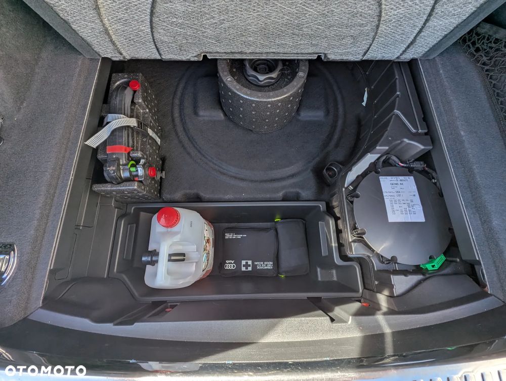 Audi e-tron 55 Quattro S Line - 38