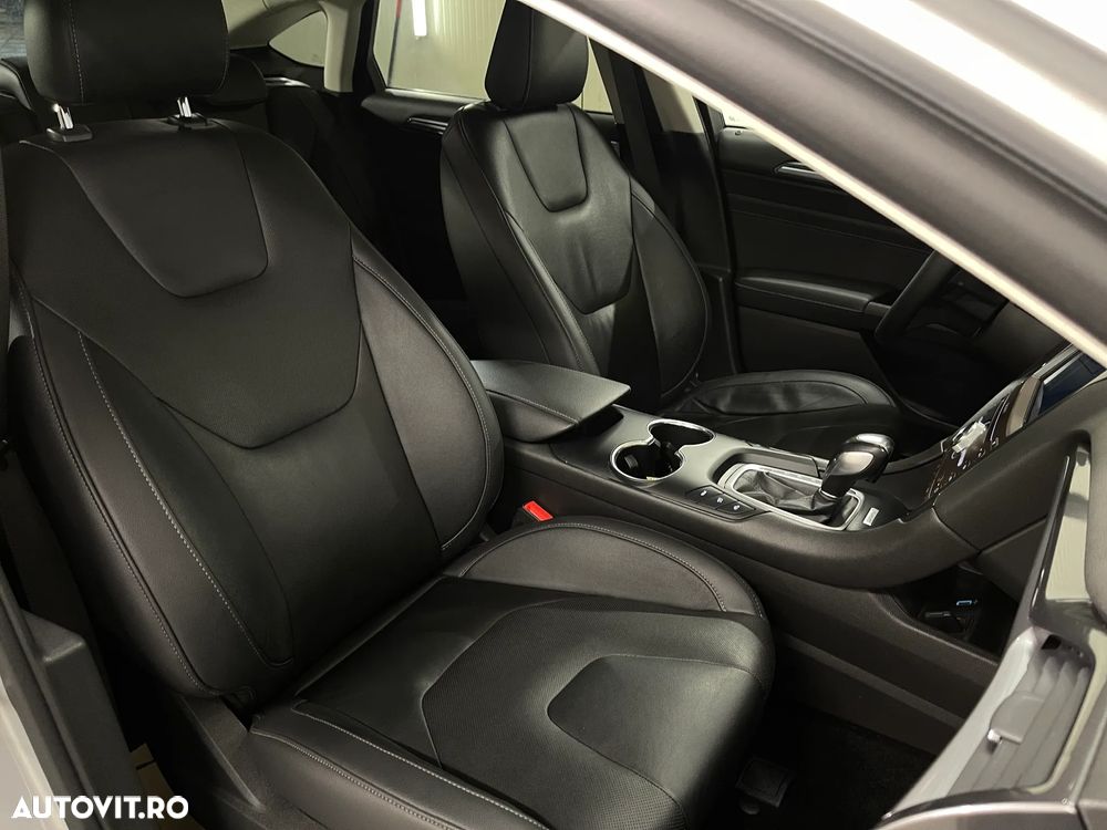 Ford Mondeo 2.0 HEV Titanium - 10