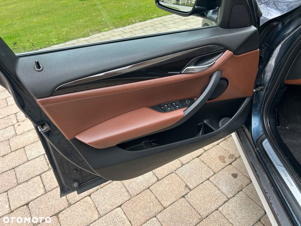 BMW X1 xDrive18d xLine - 12