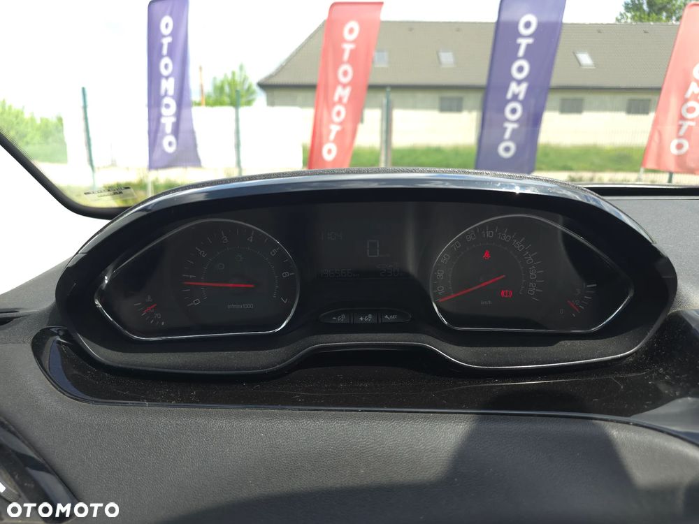 Peugeot 208 1.2 VTi Access - 23