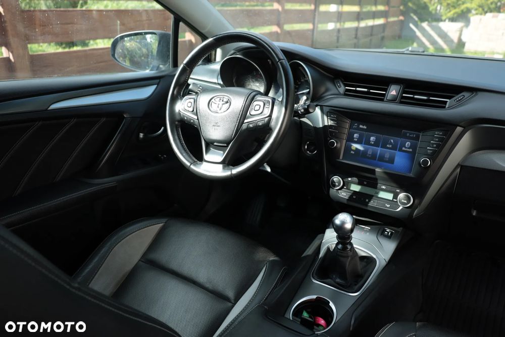 Toyota Avensis 1.8 Prestige - 16