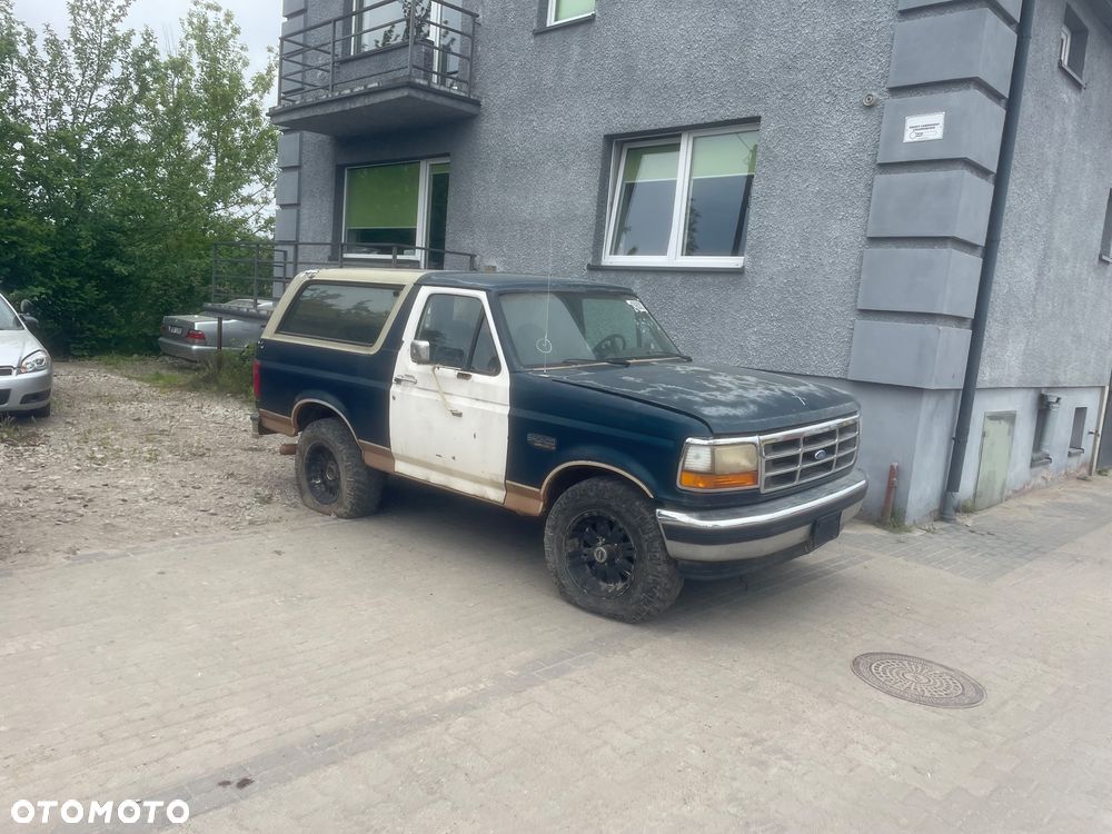 Ford Bronco - 7
