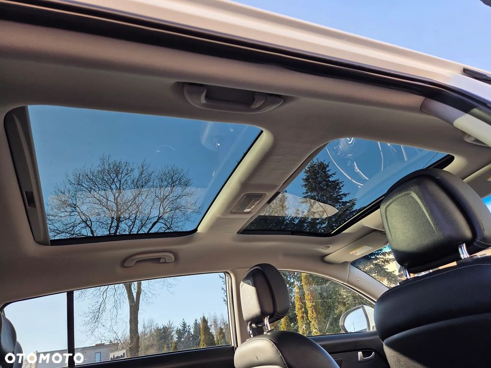 Kia Sportage 2.0 L - 8