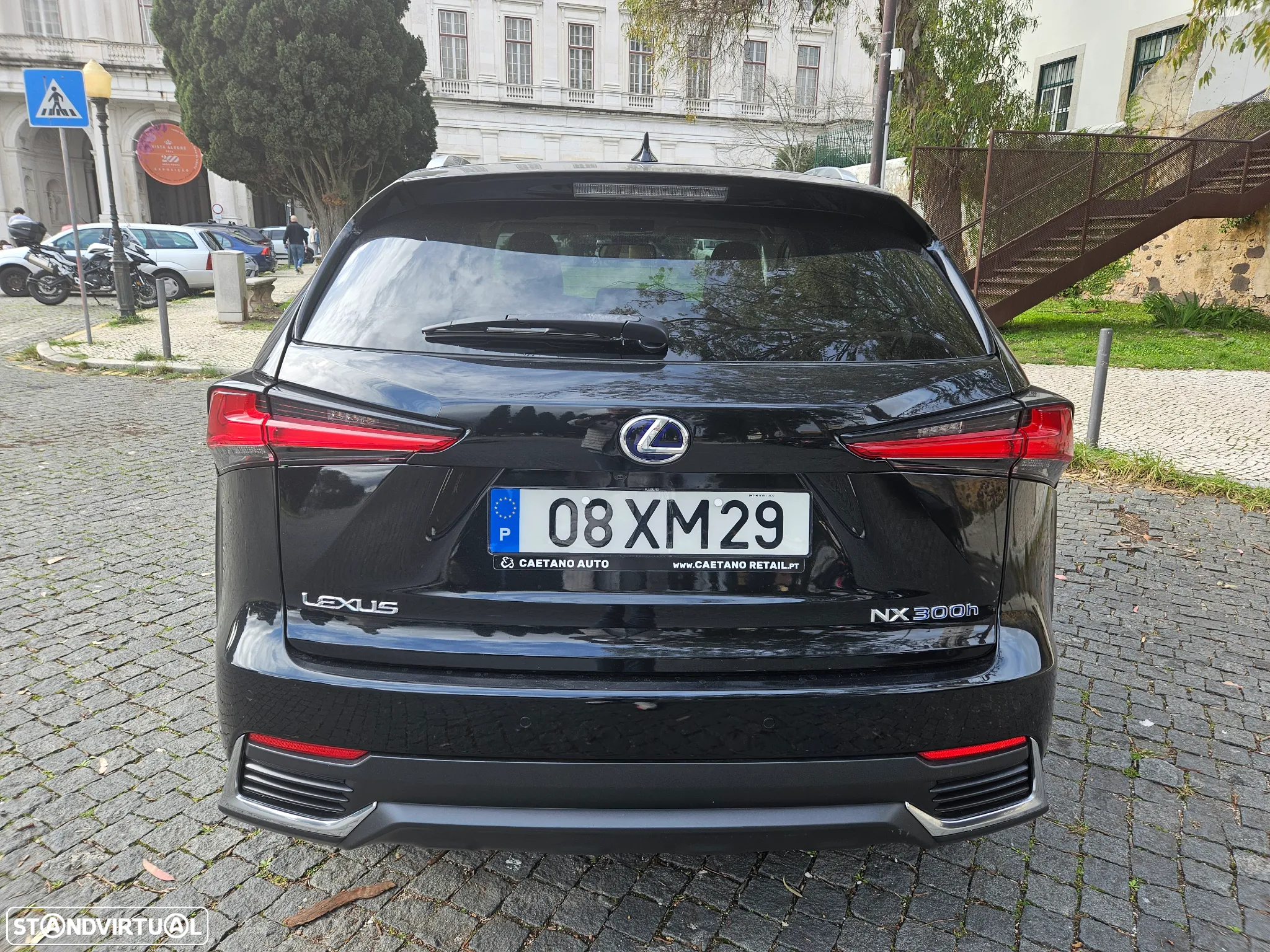 Lexus NX 300h Executive - 5