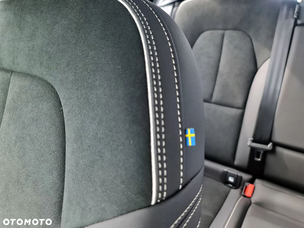 Volvo XC 40 B3 B DKG Ultra Black Edition - 23