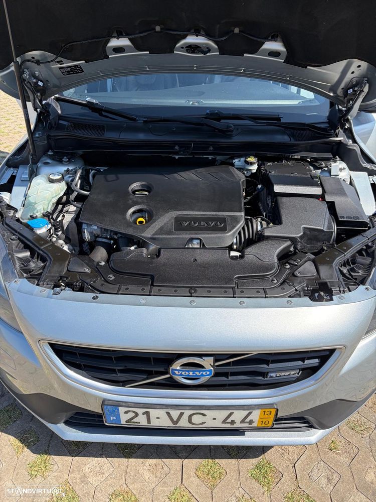 Volvo V40 D2 R Design - 16