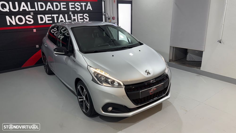 Peugeot 208 1.2 PureTech GT Line - 5