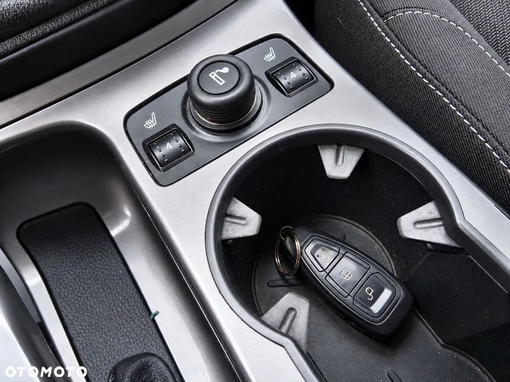 Ford Kuga - 17