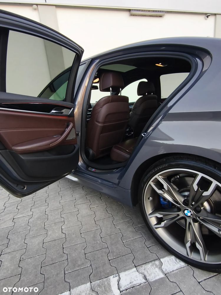 BMW Seria 5 M550i xDrive sport - 21