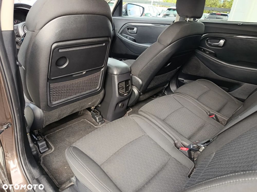 Kia Carens 1.6 GDI L 7os EU6 - 11