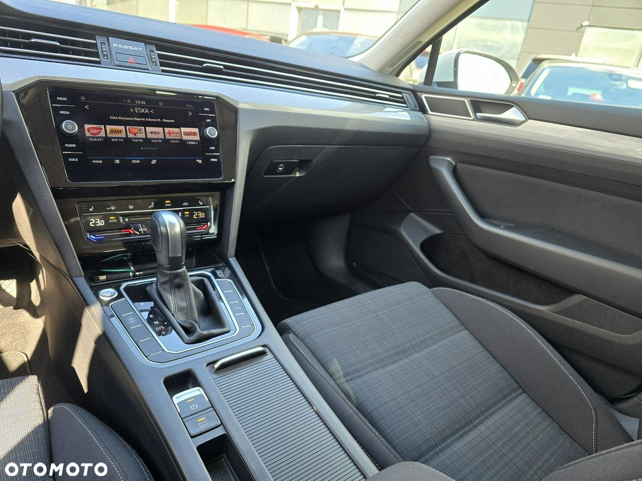 Volkswagen Passat - 24