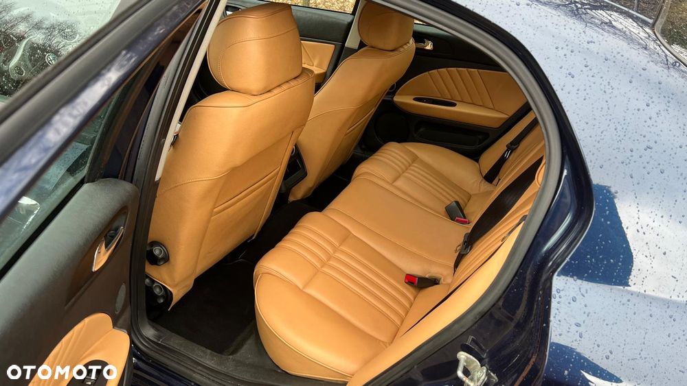 Alfa Romeo 159 1.9 JTDM 16V DPF Distinctive - 15