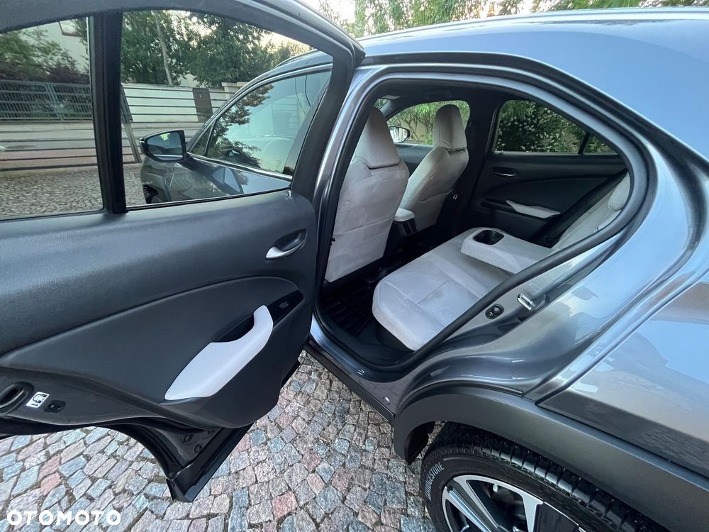 Lexus UX 250h Elegance 2WD - 30