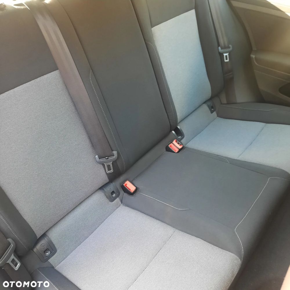 Volkswagen Golf - 21