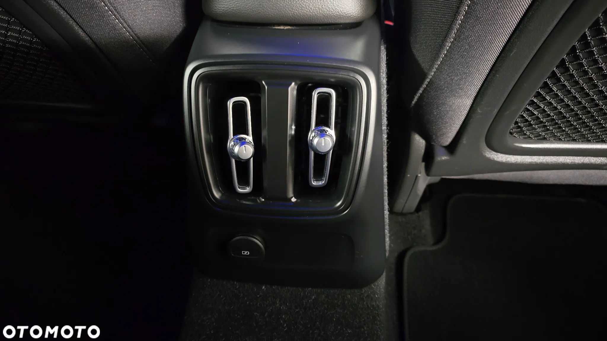 Volvo XC 40 T4 Recharge DKG Plus Dark - 16