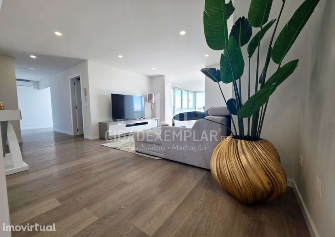 VENDE-SE PENTHOUSE DE LUXO – COMO NOVO - 1. ª Linha da Praia da Rocha - Grande imagem: 3/36