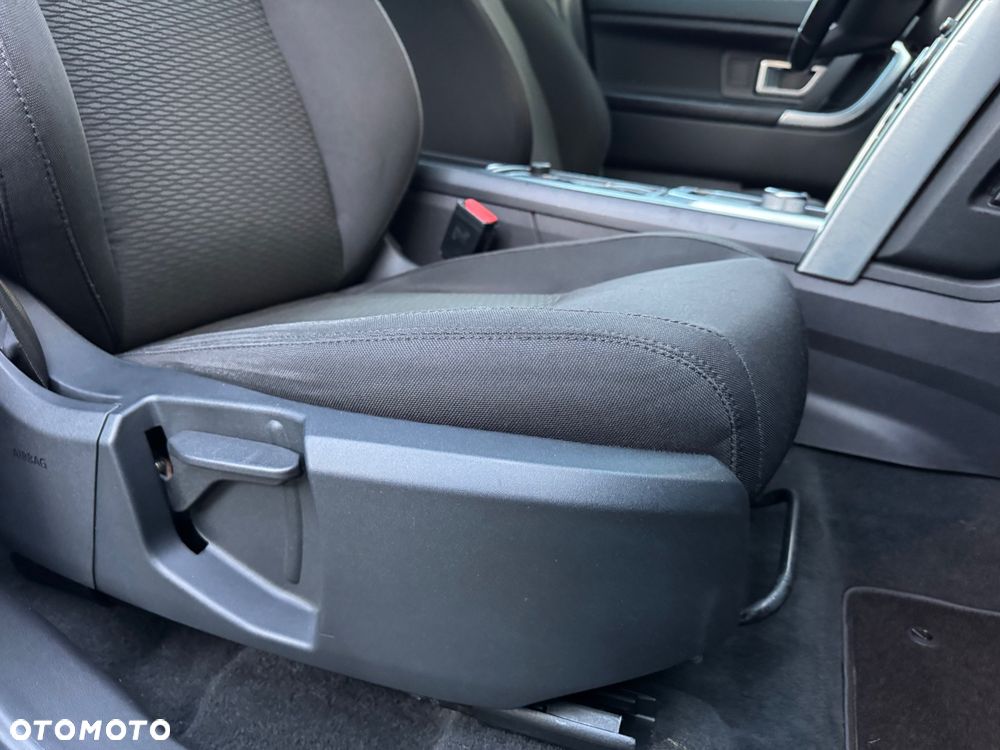 Land Rover Discovery Sport TD4 HSE Luxury - 28