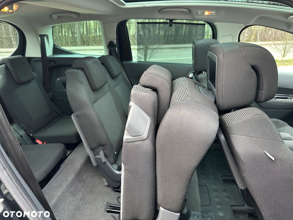 Peugeot 5008 HDI FAP 150 Family Plus - 23