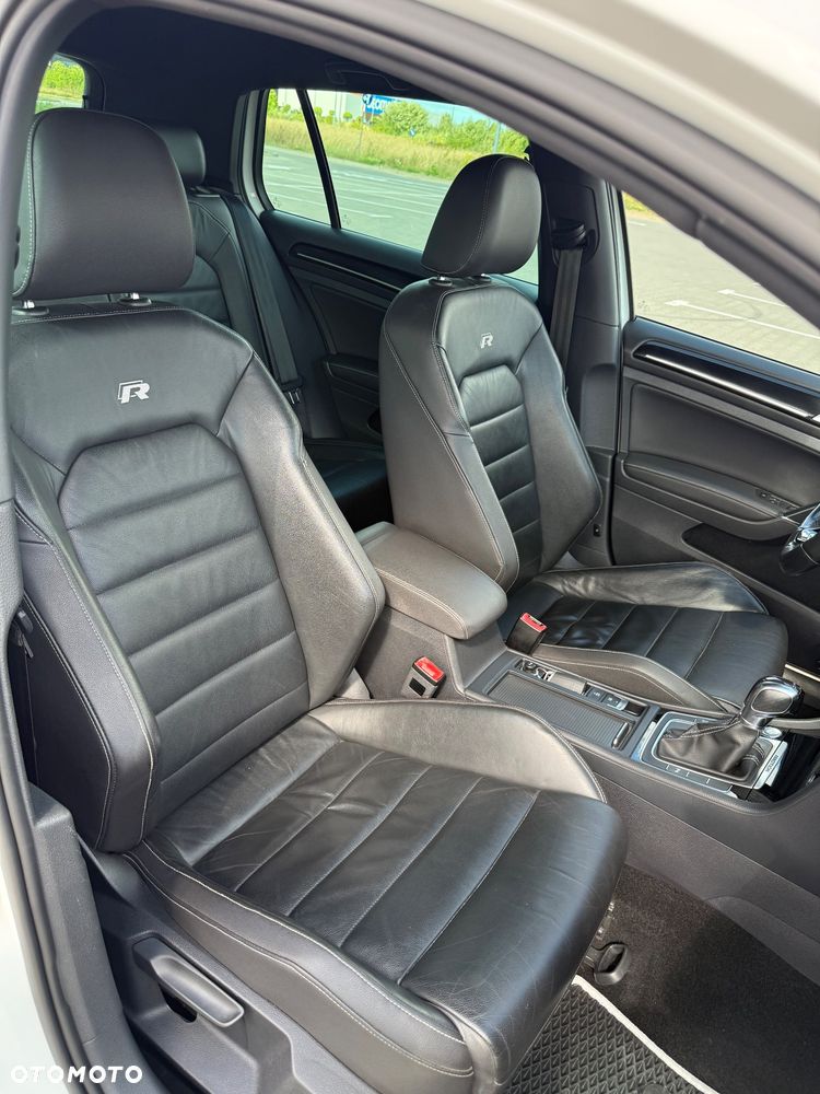 Volkswagen Golf - 8