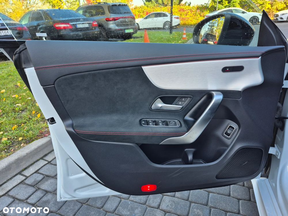 Mercedes-Benz CLA 200 AMG Line 7G-DCT - 15