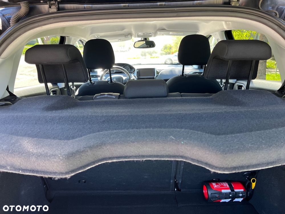 Peugeot 208 1.2 PureTech Allure S&S - 12