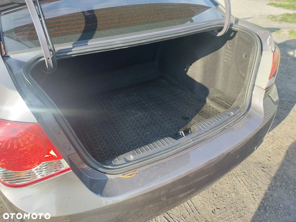 Chevrolet Cruze 1.6 Base - 6